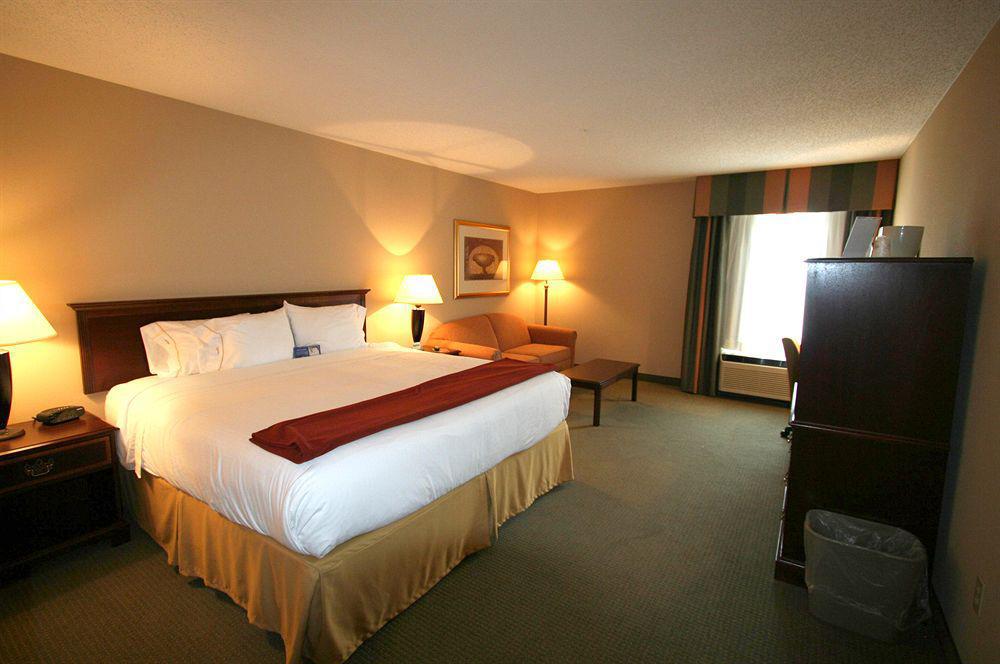 Holiday Inn Express Hotel Kansas City - Bonner Springs By Ihg Exterior foto
