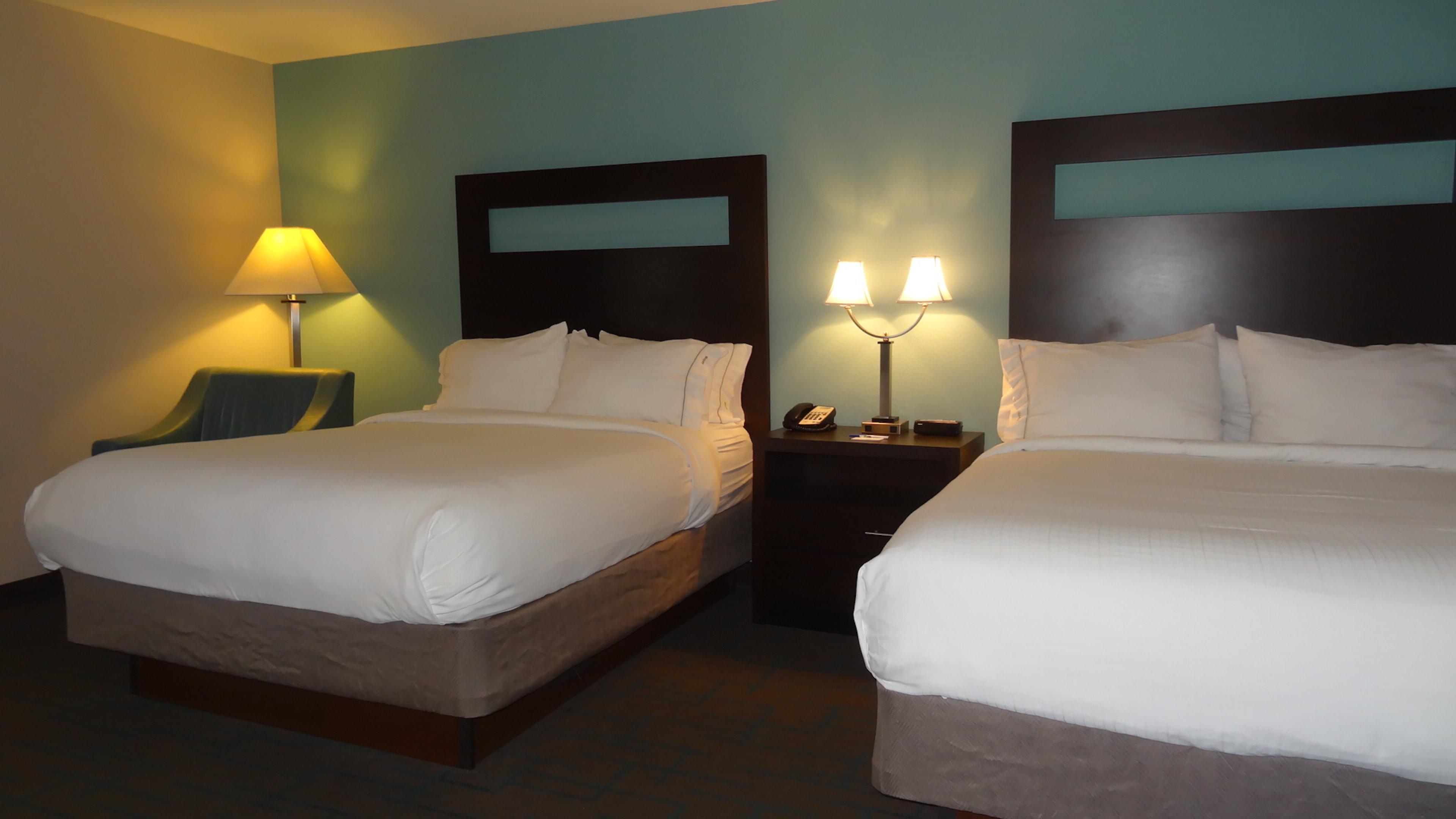 Holiday Inn Express Hotel Kansas City - Bonner Springs By Ihg Exterior foto