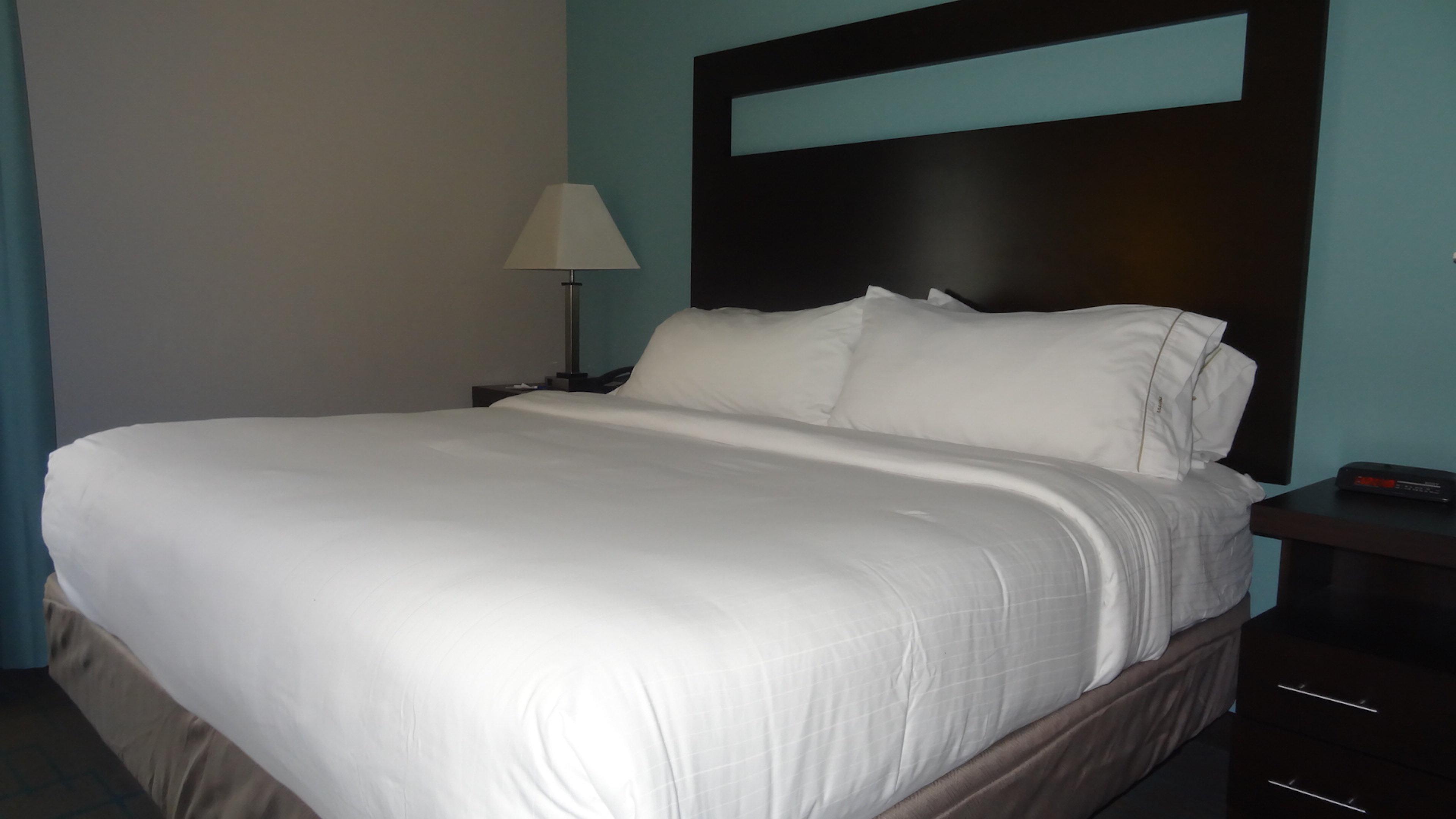Holiday Inn Express Hotel Kansas City - Bonner Springs By Ihg Exterior foto