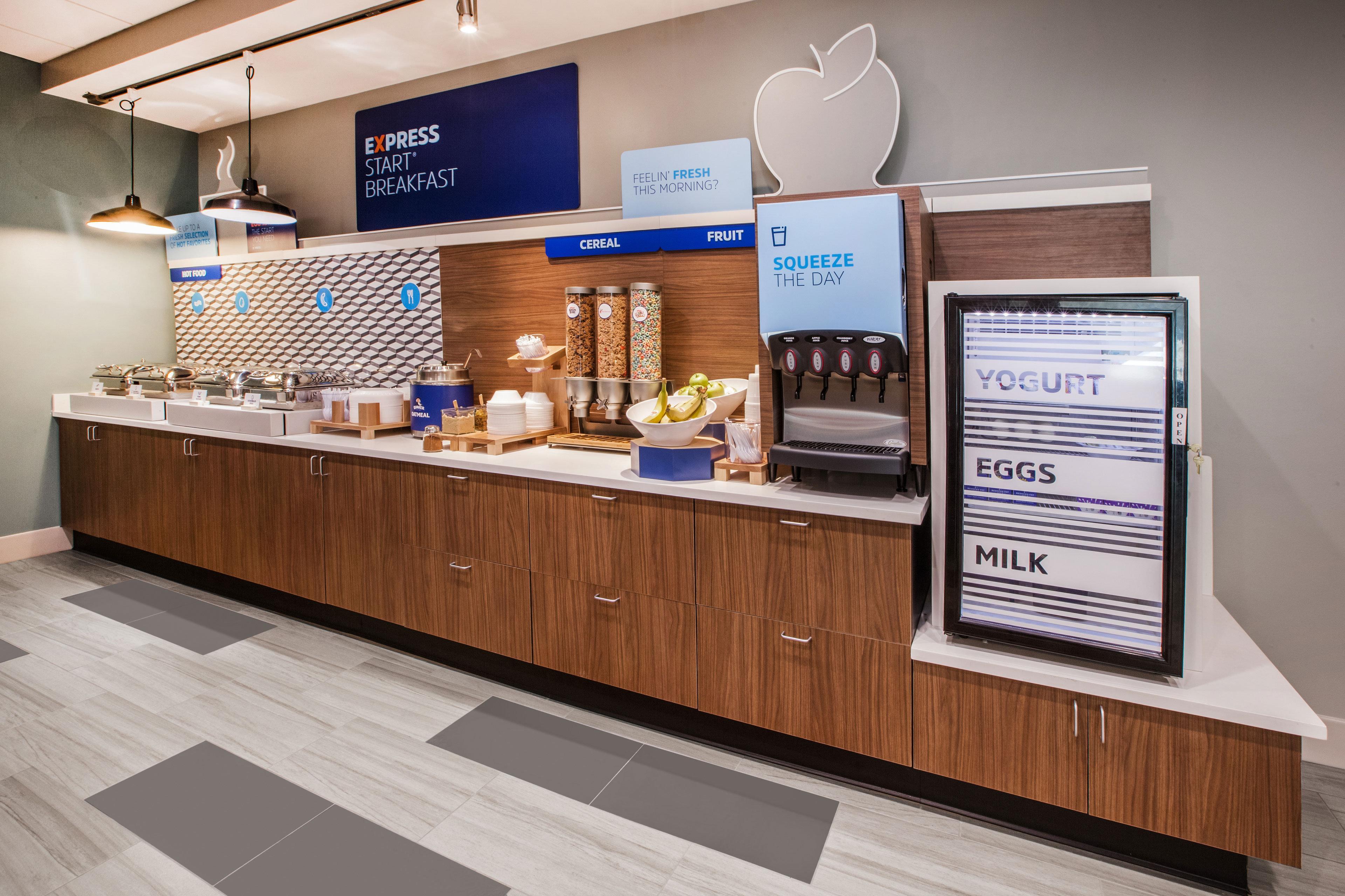 Holiday Inn Express Hotel Kansas City - Bonner Springs By Ihg Exterior foto