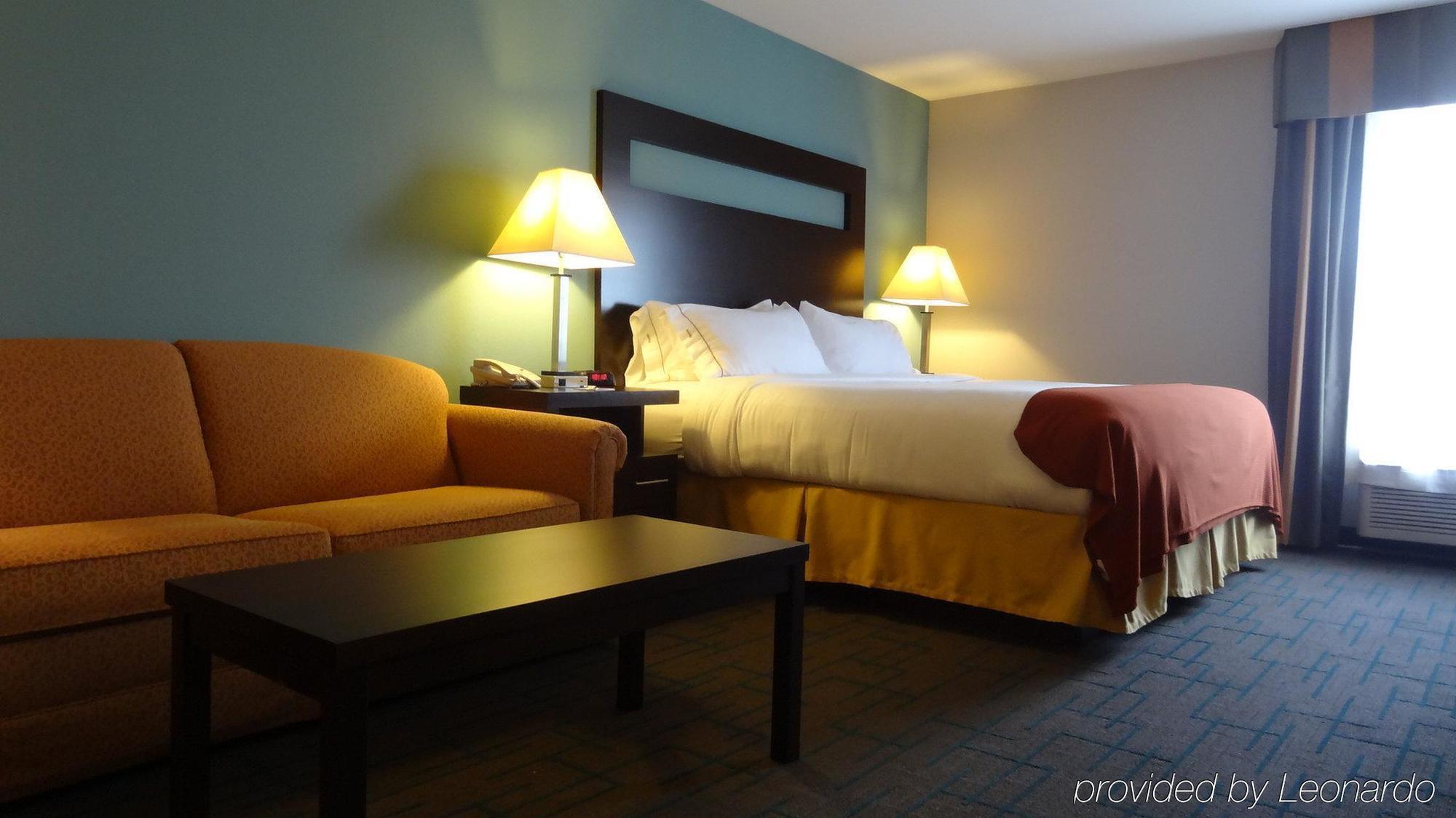 Holiday Inn Express Hotel Kansas City - Bonner Springs By Ihg Exterior foto